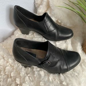 Earth Origins black ankle boots
